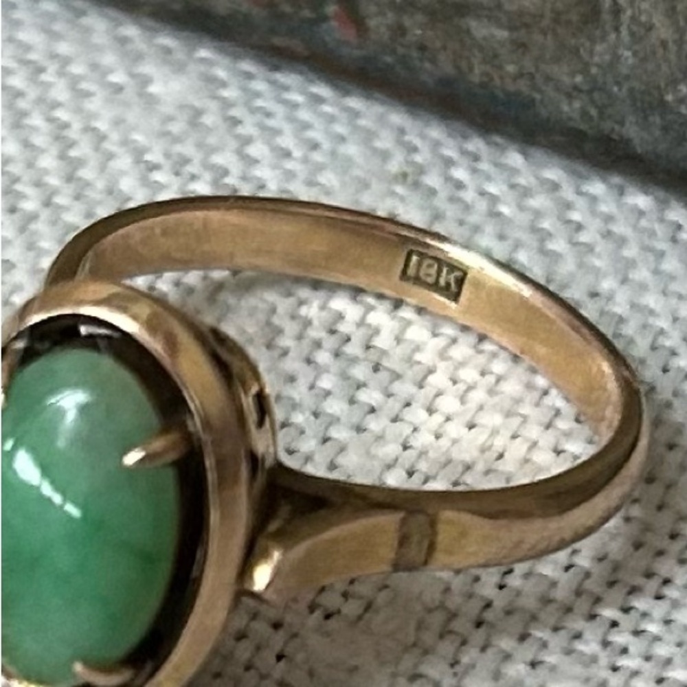 18k Jade Ring - Picture 4 of 9